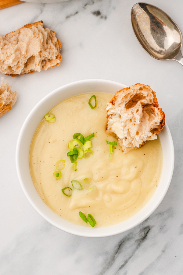 Leek And Potato Soup (No Cream)